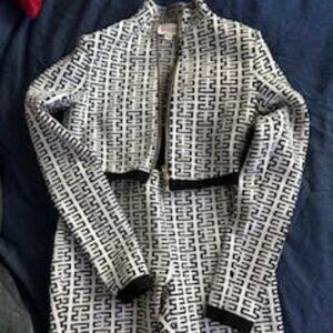 Black and White 2 Piece Set